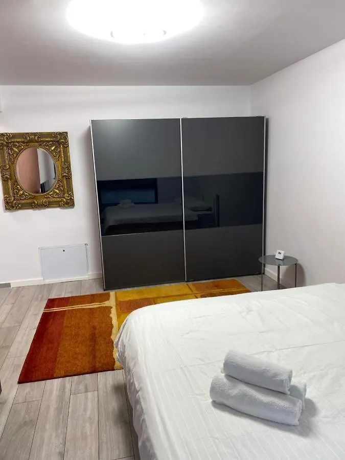 Catedral Studio Appartement Boekarest